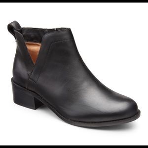 Vionic Clara Women's Ankle Boot